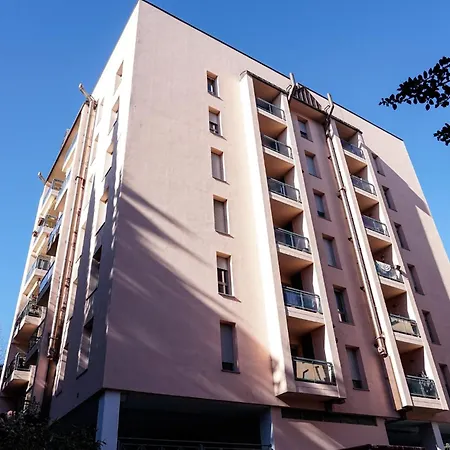 דירה House 105 פרוג'ה